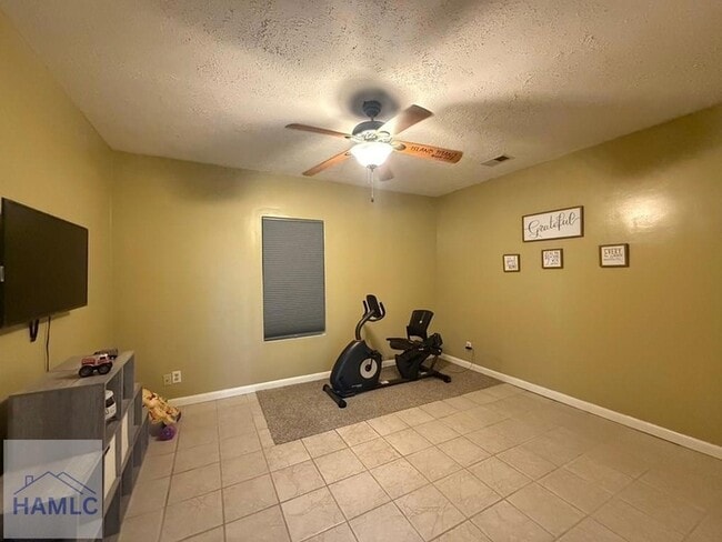 Building Photo - 619 Olmstead Dr