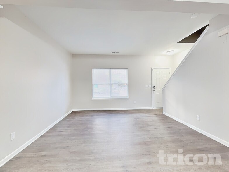 Building Photo - 8600 Old Potters Rd