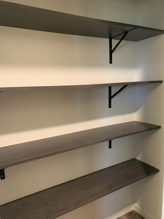 Building Photo - Beautiful Home For Rent!