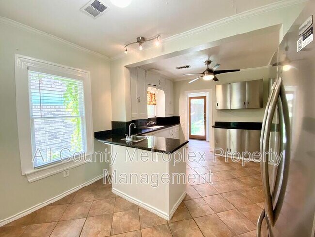 Building Photo - 5253 Monticello Ave