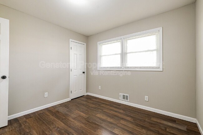 Building Photo - 5362 Montezuma Dr