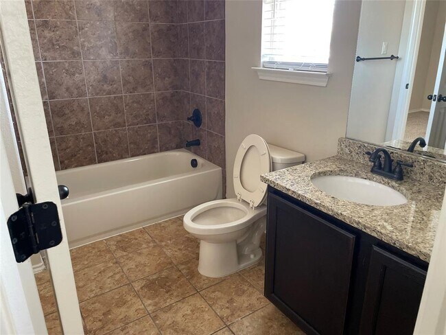 Building Photo - 366 Joanne Lp