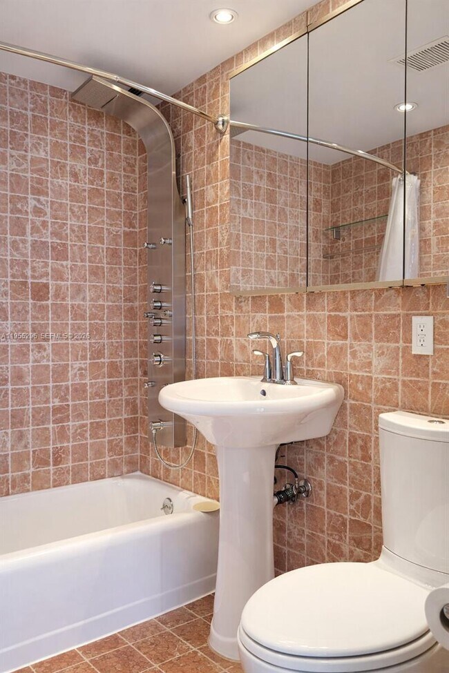 Building Photo - 880 NE 69th St