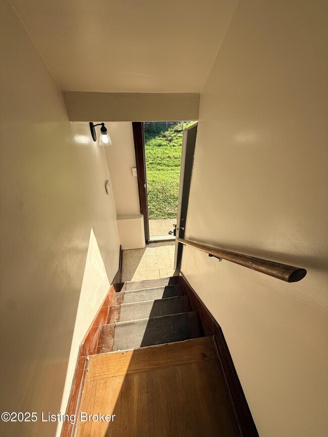 Building Photo - 1620 Sale Ave