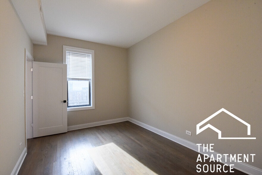 Building Photo - 3405 W Fullerton Ave