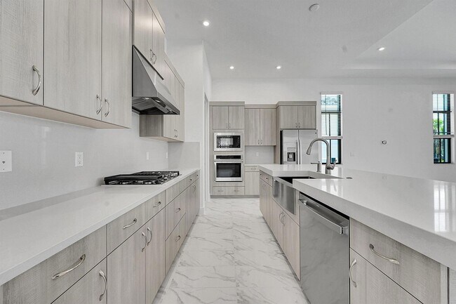 Building Photo - 13908 Vivant Dr