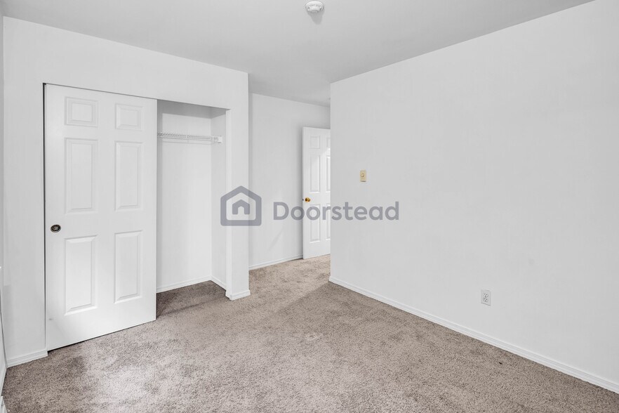 Building Photo - 18003 NE 93rd Ct