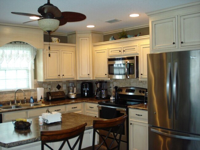 Building Photo - 4097 Silver Glenn