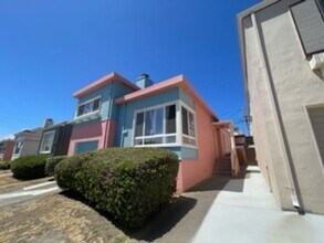 Building Photo - 3-Bedroom Home for Rent – Ready for Move-I...