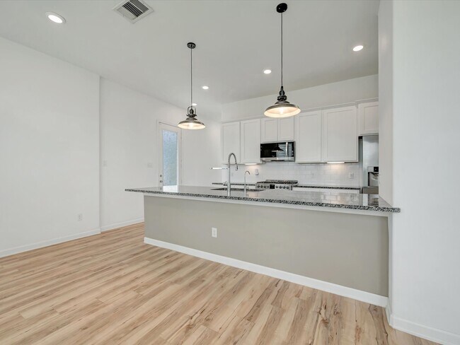 Building Photo - 10630 Cabot Trl