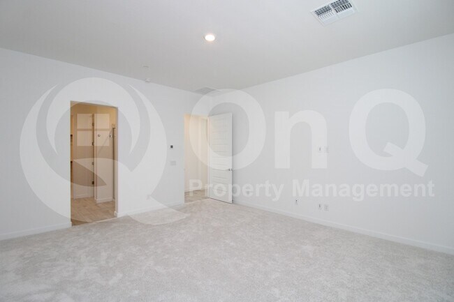 Building Photo - 3871 E Rainbow Dr