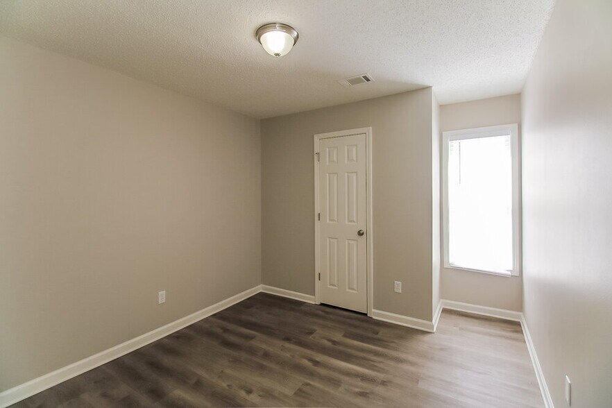 Building Photo - 7047 Cheswick Dr