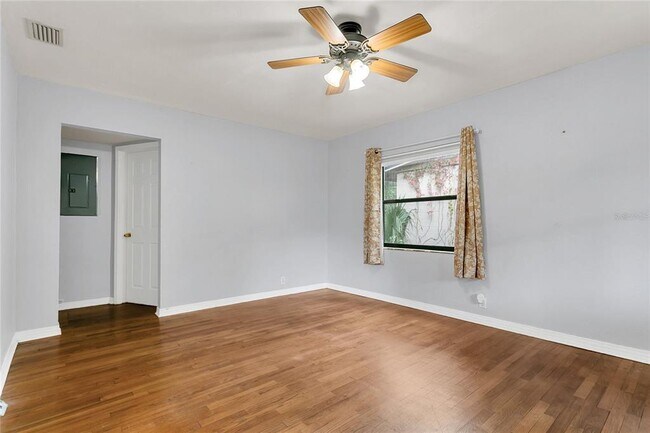 Building Photo - 1700 Ferris Ave