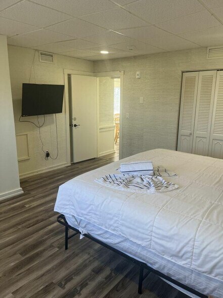 Building Photo - 7785 Estero Blvd