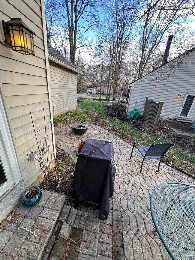 Building Photo - 10767 Fallsington Ct