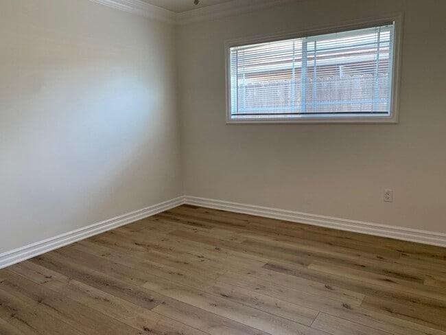 Building Photo - Home in Oceanside, Close to Mission Beach!