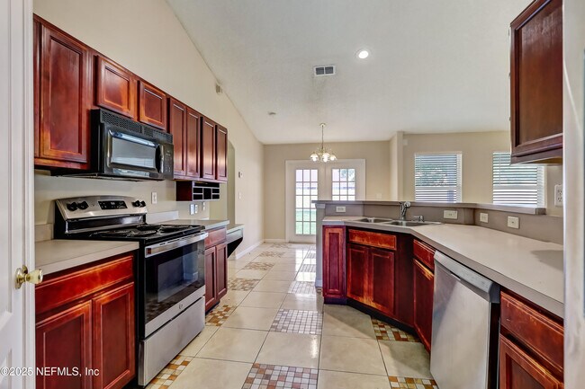 Building Photo - 9703 Cedar Ridge Dr W