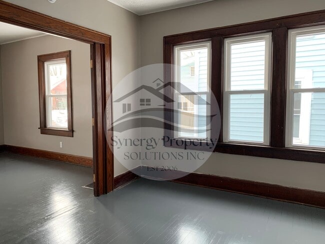 Building Photo - AVAILABLE NOW