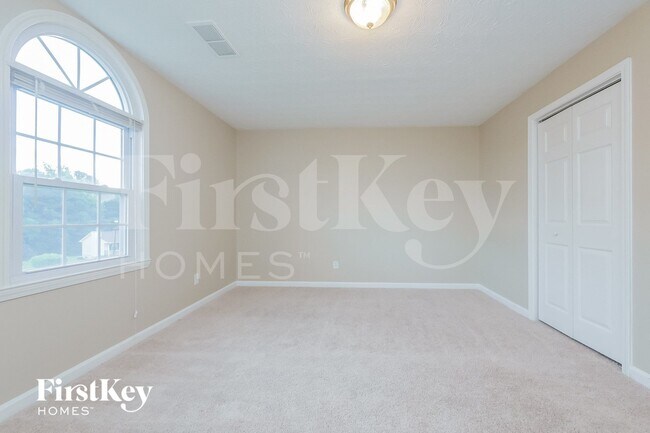 Building Photo - 161 Solomon Dr