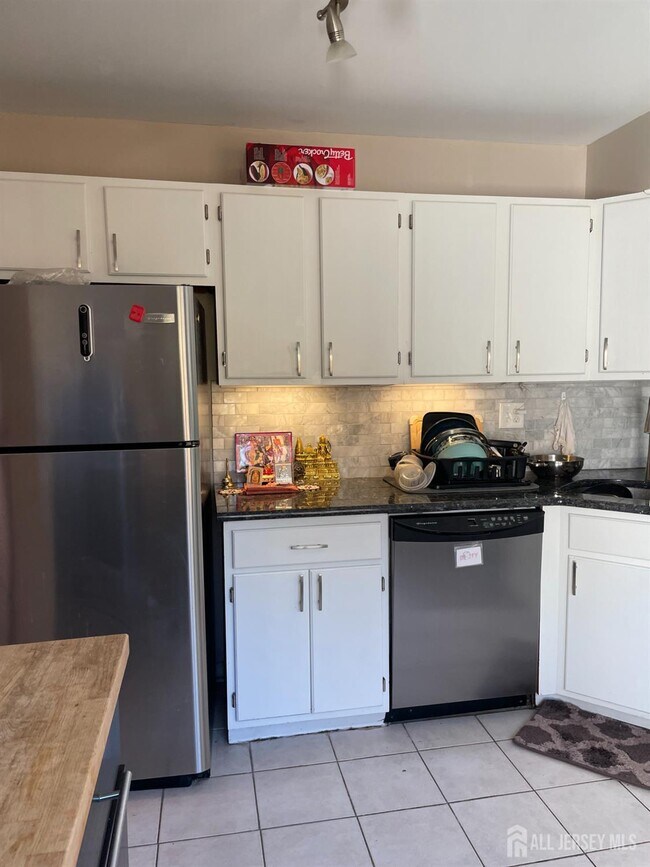 Building Photo - 5192 Beech Ct