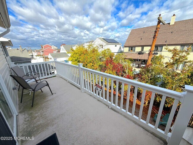 Building Photo - 106 Trinidad Ave