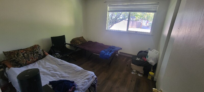 Building Photo - 2201 Happy Ct