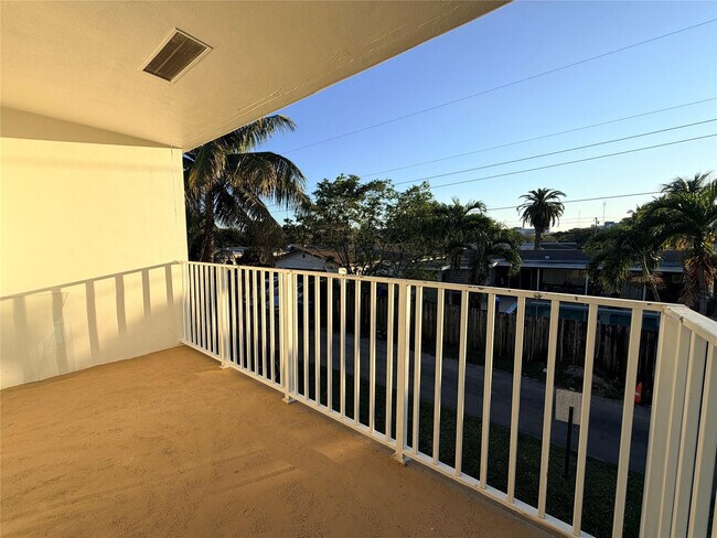 Building Photo - 600 S Luna Ct