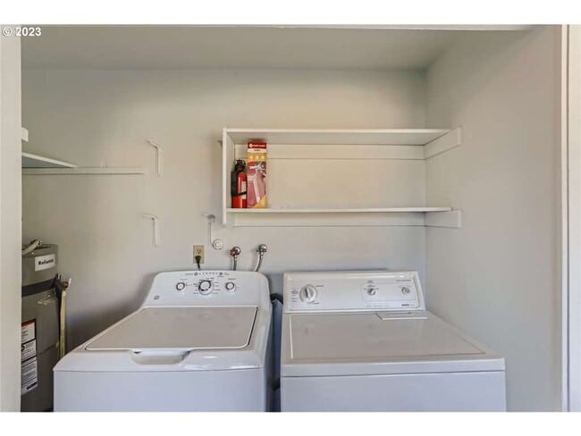 Building Photo - 3adlj01