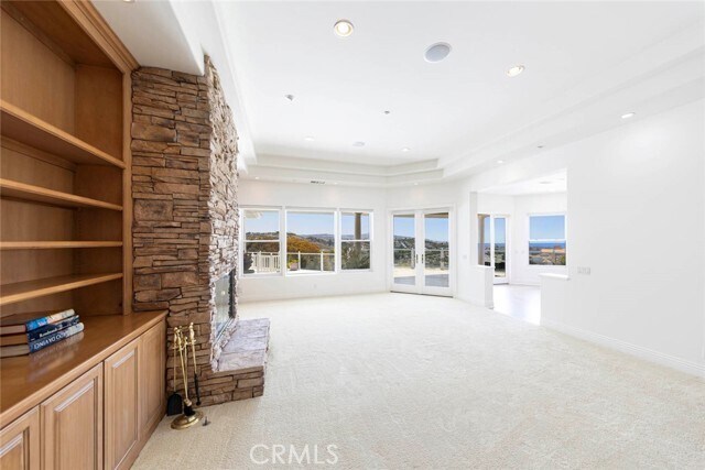 Building Photo - 12 San Remo