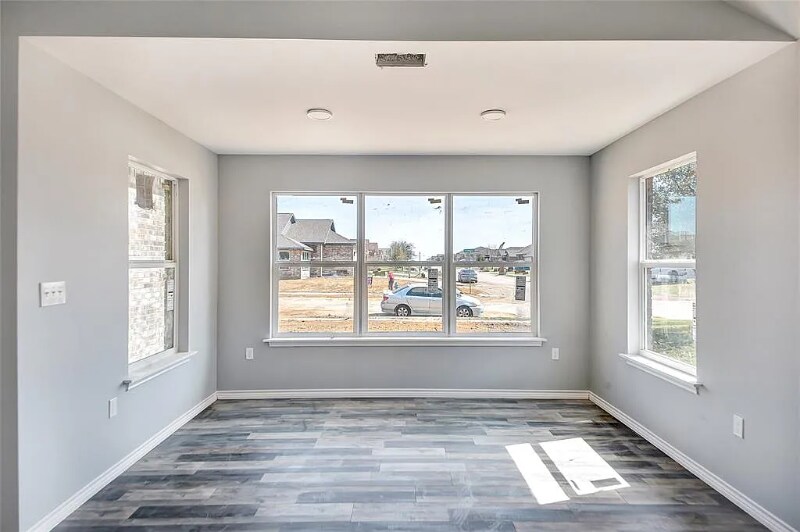 Building Photo - 1100 Primrose Dr