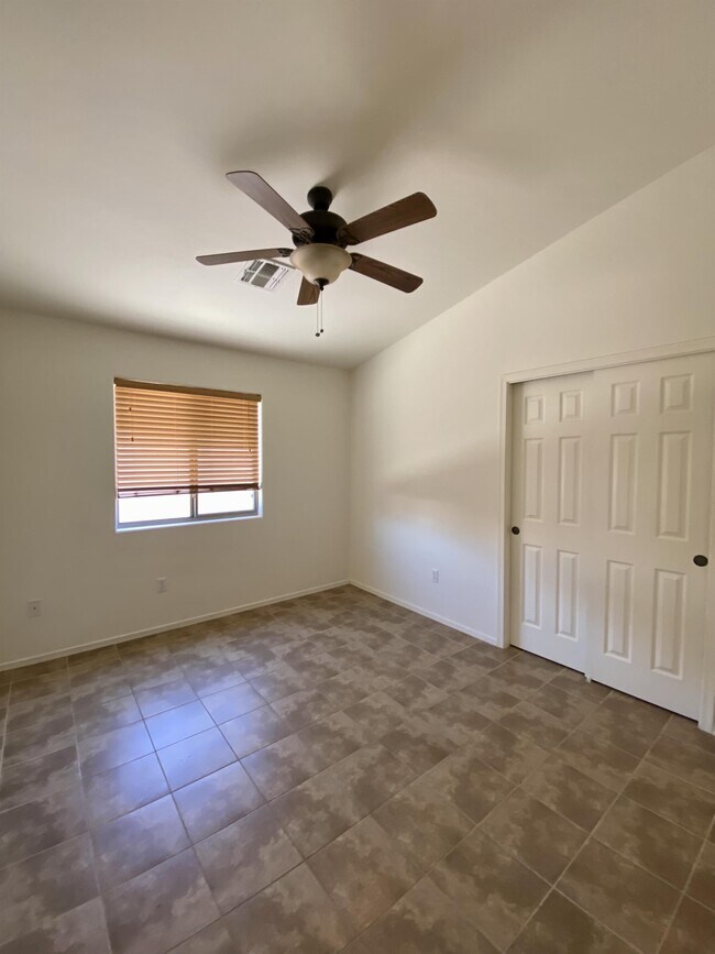 Building Photo - 8771 N Finfrock Dr