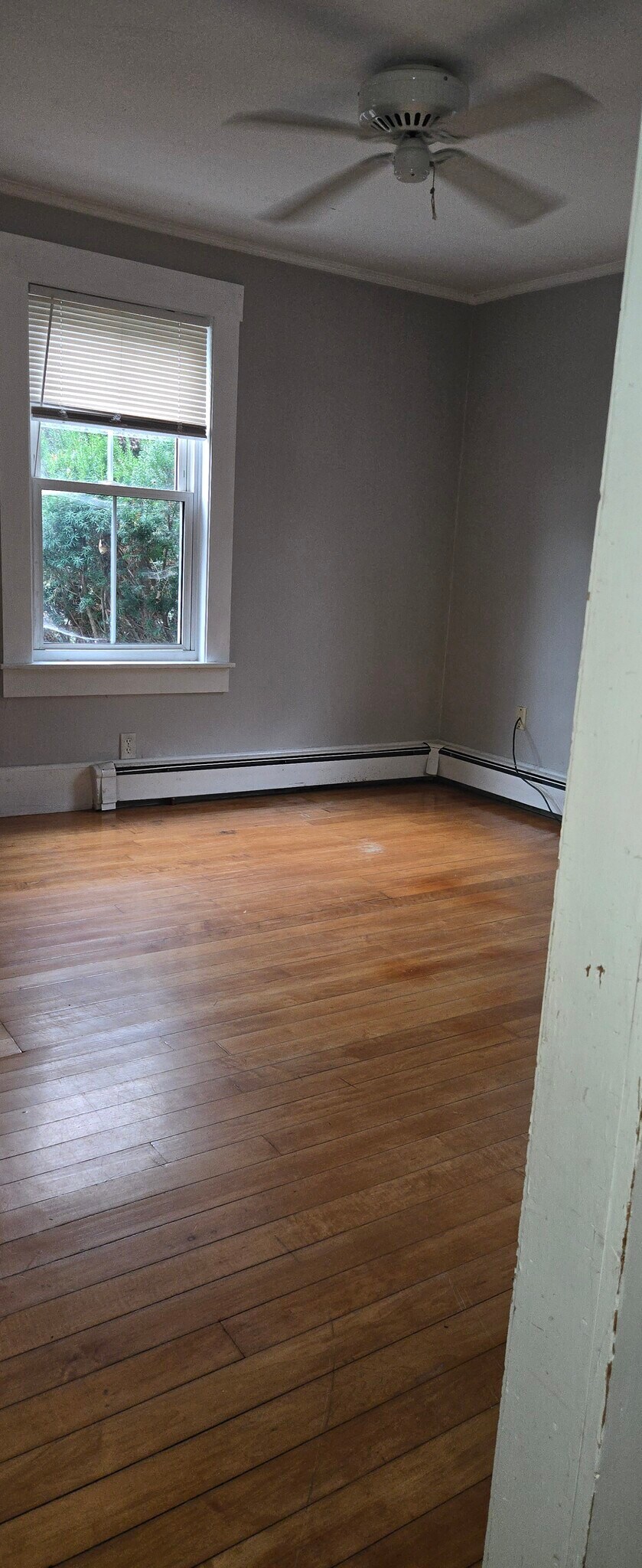 Building Photo - 27 Pleasant St