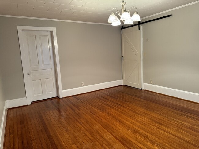 Building Photo - 1275 N Lomax Rd