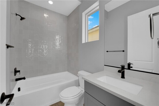 Building Photo - 10648 Stone Ledge Ave