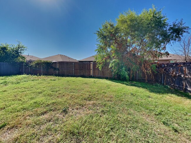 Building Photo - Captivating home in Crescent Springs Ranch!