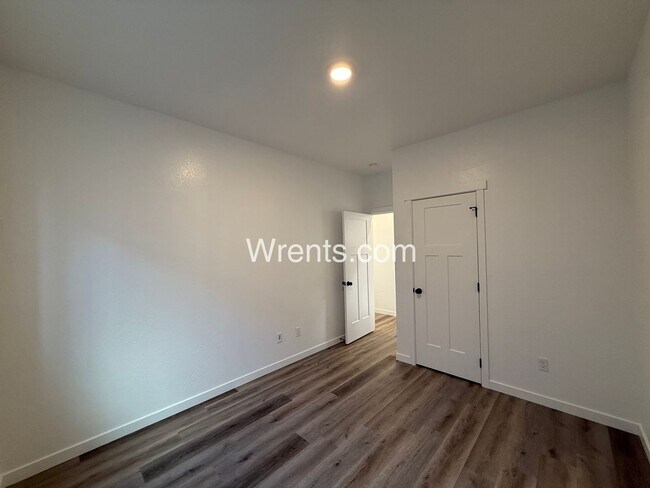Building Photo - Be the First to Live Here – Brand New 3 Bed Duplex Near Parks, Golf & Downtown!