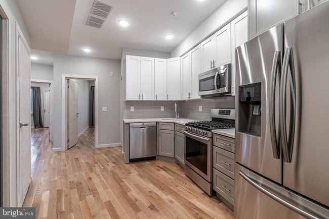 Building Photo - 2045 N College Ave