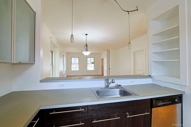 Building Photo - 38 E Parmenter St