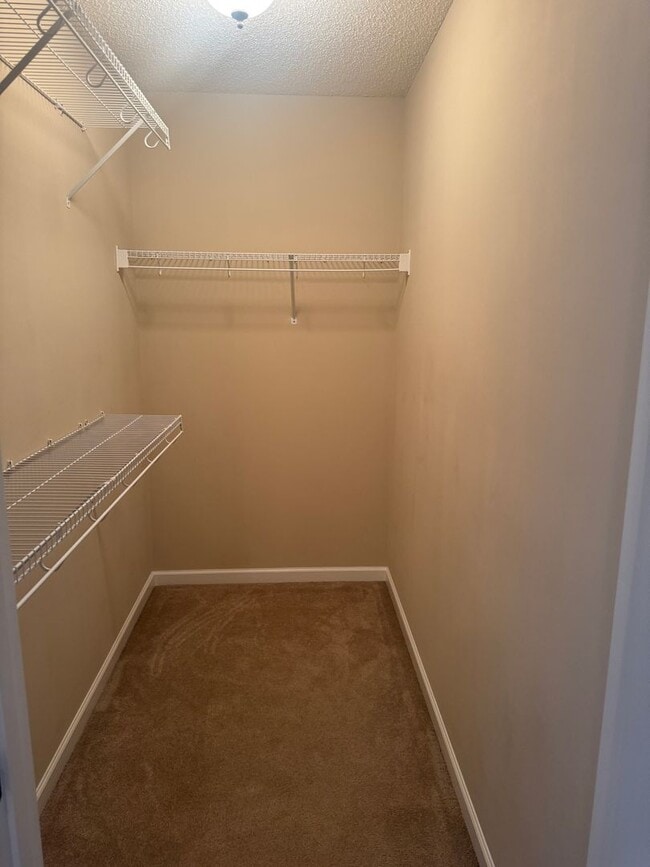 Building Photo - Charming one level home in a wonderful Bri...