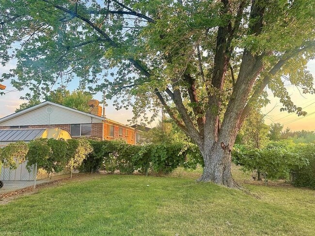 Building Photo - 8068 Bryce Dr