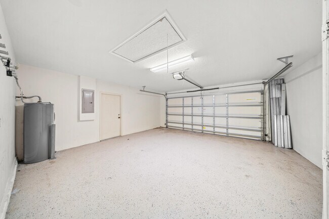 Building Photo - 2466 SW Lafayette St