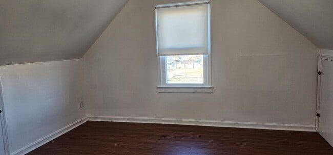 Building Photo - For Rent