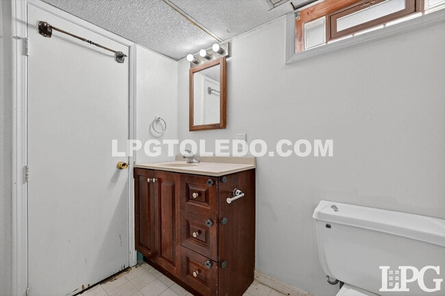 Building Photo - 4406 Asbury Dr