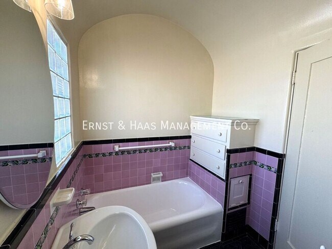 Building Photo - 1405 Olive Ave