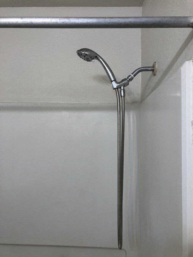 Showerhead - 521 Southwest Pky