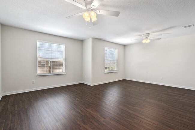 Building Photo - 1342 Amy Dr