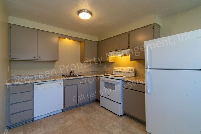 Building Photo - 2939 Glendale Dr