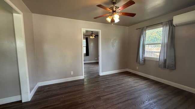 Building Photo - Must See 1 Bedroom in Visalia