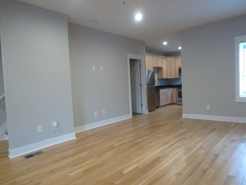 Building Photo - 1786 W 44th St