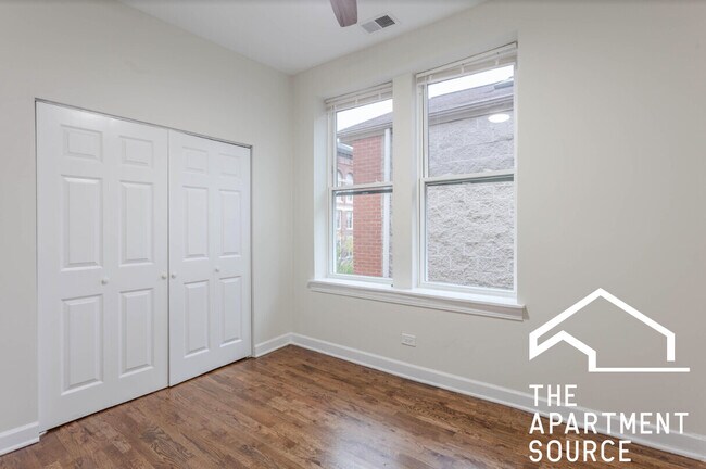 Building Photo - 1420 N Talman Ave